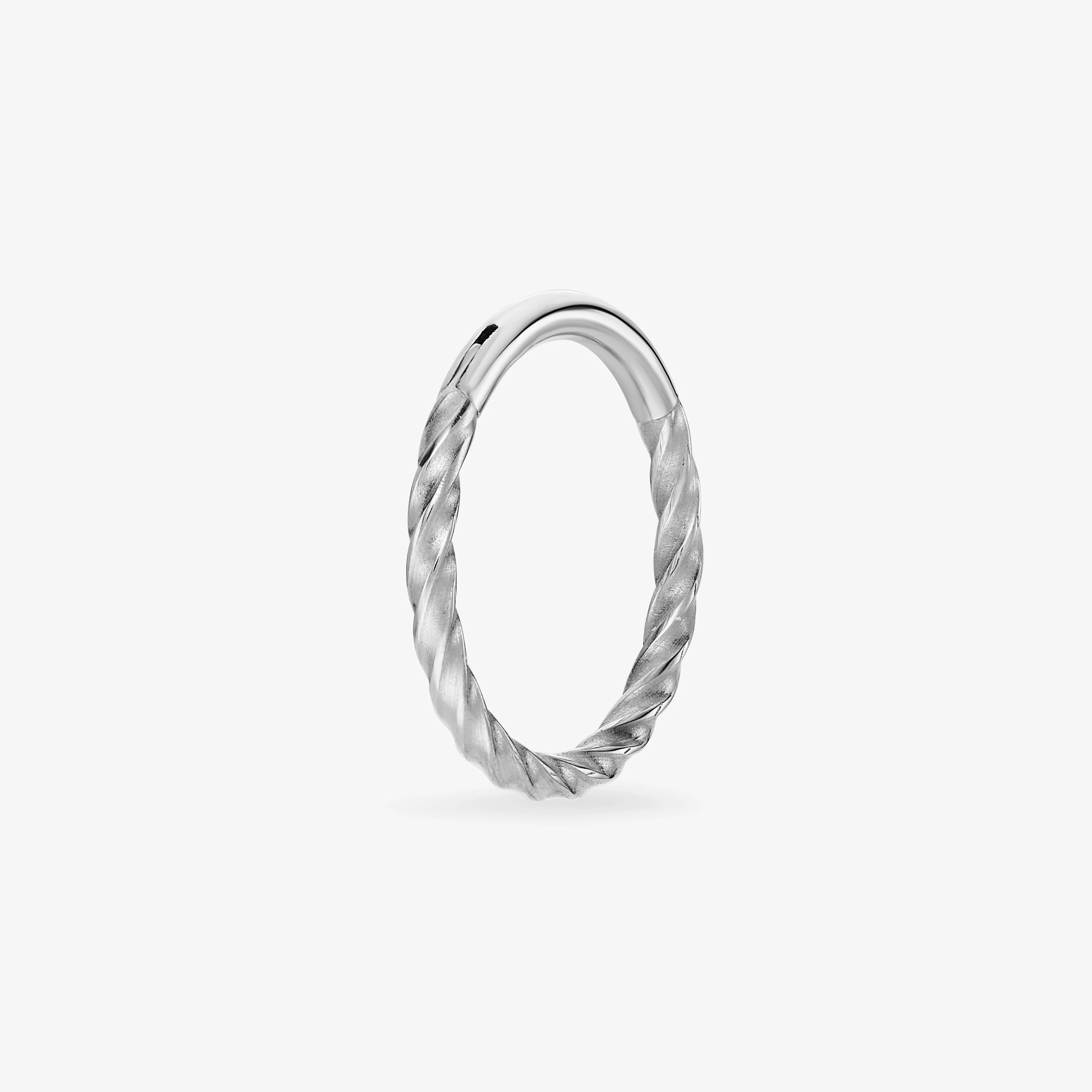 Olivia - Image 16