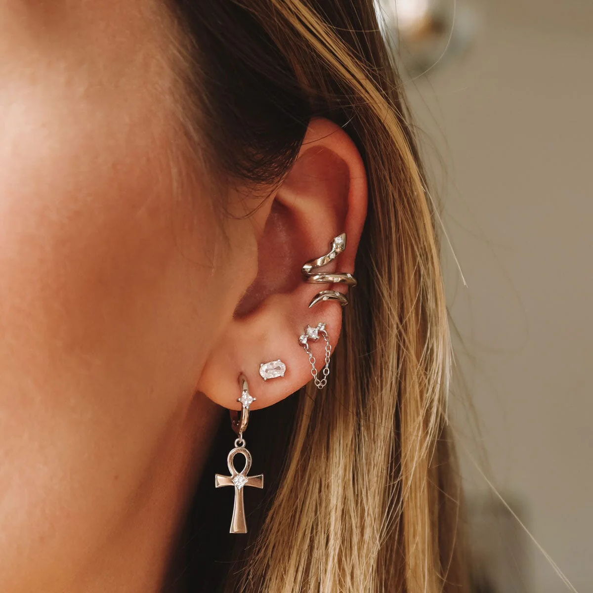 Puce Isis Blanche - Image 16